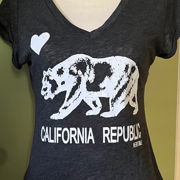 Reflex California T-Shirt Lightweight Soft Charcoal & White Fabric Size M  NWT - Picture 1 of 10